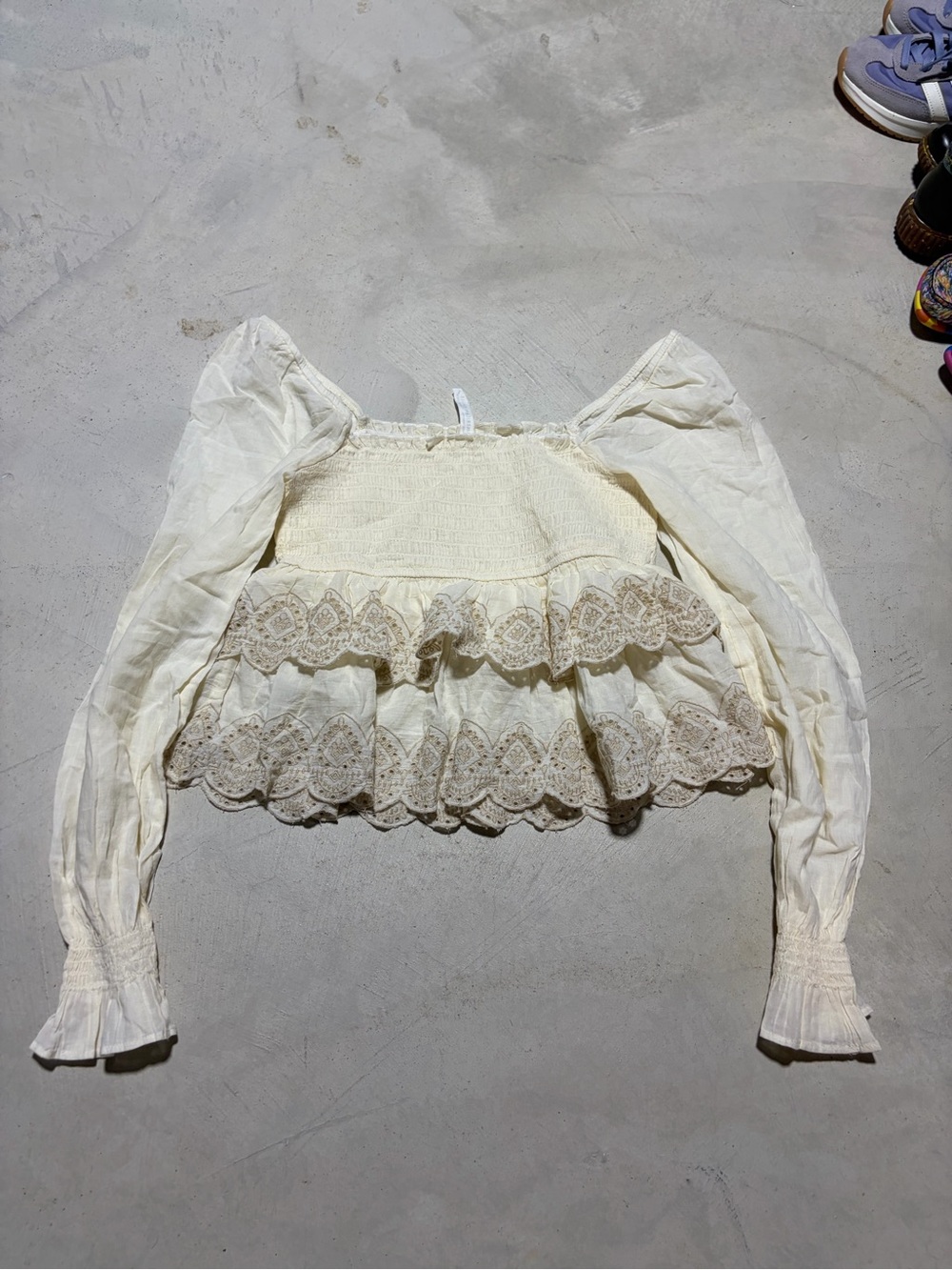 American Eagle Women’s Ivory Lace Tiered Peasant Top XS boho